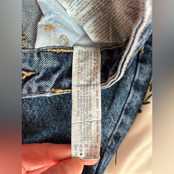 Zara High-Rise Mom Jeans - Picture 6 of 9